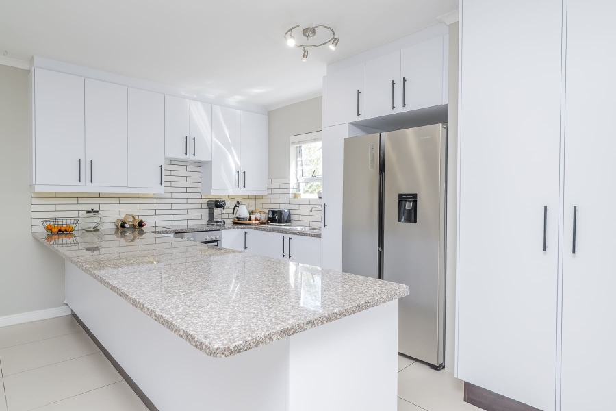 4 Bedroom Property for Sale in Pinehurst Western Cape